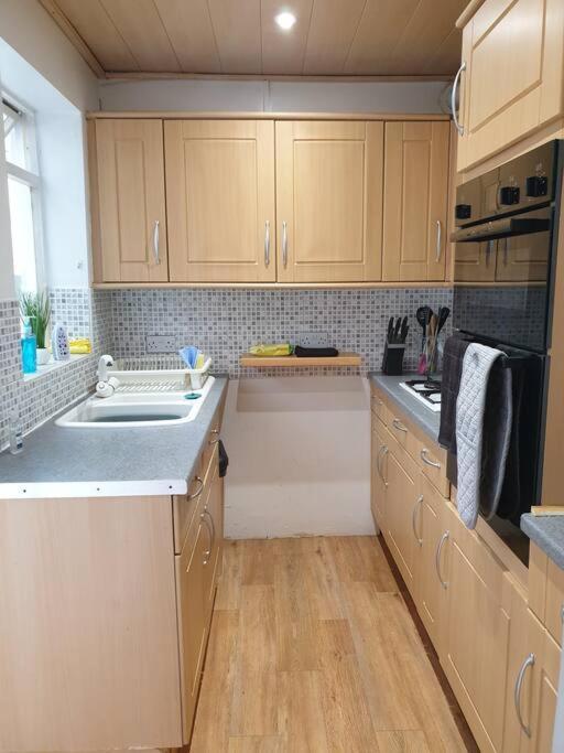 City Townhouse Close To Cafes And Restaurants Норуич Екстериор снимка
